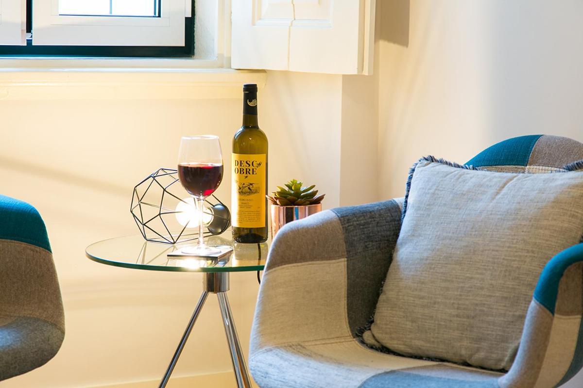 Lovelystay - Cozy 3Bdr Apartment In Estrela Lissabon Exterior foto